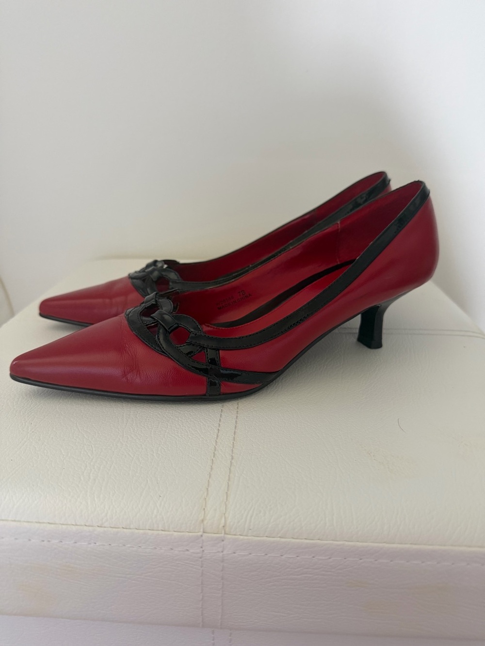 C&E Cause&Effect Chic Red Pointed Toe Heels Size 7B